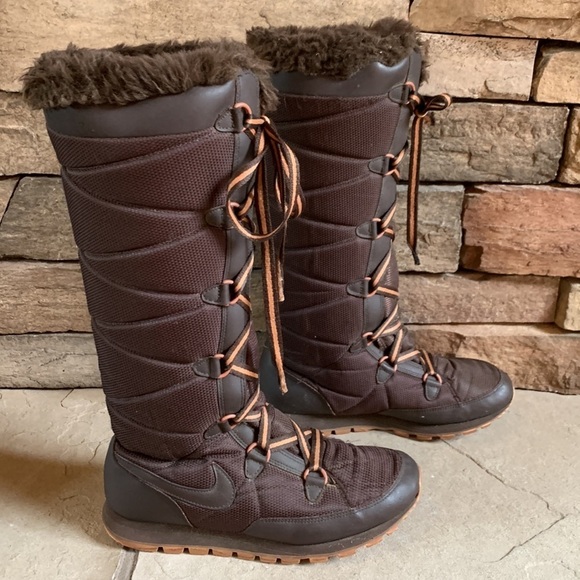 Nike Brown Lace Up Boots - Picture 4 of 11
